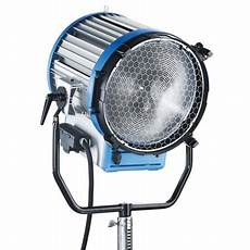 arri for sale arri studio t12 tungsten light stand model 120 220 vac arri for sale arri studio t12 tungsten light stand model 120 220 vac