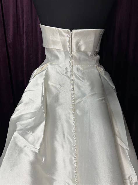 *NEW* Ivory Mikado Wedding Dress with Collared Sweetheart Neckline & T