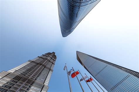 Understanding Megalophobia: Navigating Your Fear of Large Objects ...