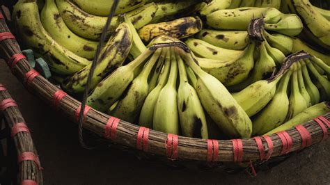 Download wallpaper 2048x1152 bananas, bunch, fruit ultrawide monitor hd ...
