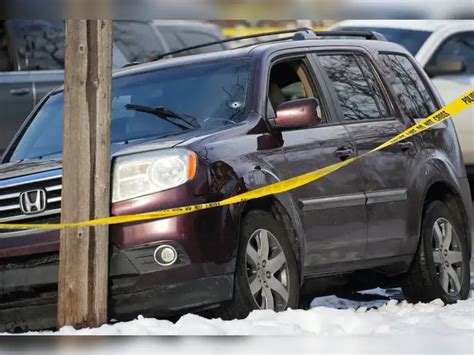 Why was Renee Nicole Good Shot? Netizens debate if her SUV was ‘turning ...