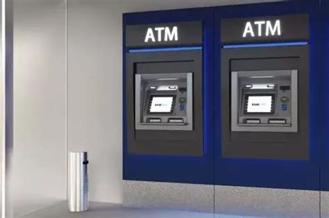 上次取钱，还是上一次！全国ATM机三年剧减17万台_腾讯新闻