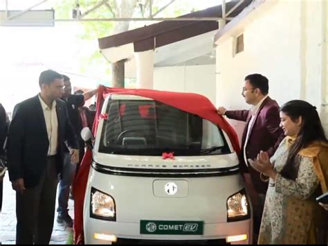 Dehradun DM Launches 'Sarathi' Vehicle to Aid Elderly and Disabled ...