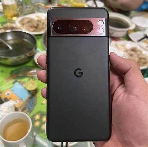 Pixel 8 Pro의 검은색 실기 사진 유출 - 모바일 / 스마트 - 기글하드웨어