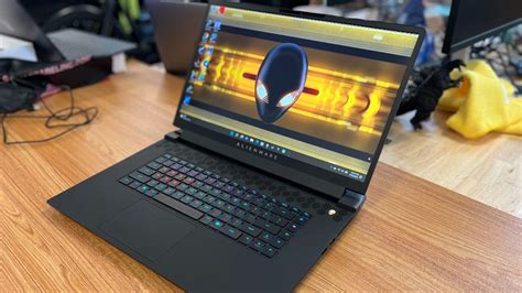 Alienware M5 R17 的图像结果