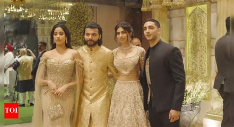 Siblings Janhvi and Khushi Kapoor with Vedang Raina and Shikhar ...