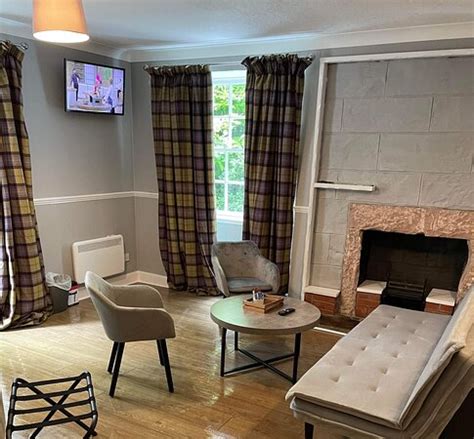 ISLE OF SKYE GUEST HOUSE (Kyleakin, Scotland) - Guesthouse Reviews ...