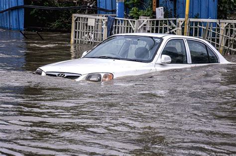 Heavy Rain Causes Waterlogging in Surat