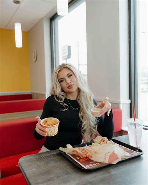 Meghan Walker | B1G things coming #nebraska #trackandfield #unl #athlete | Instagram