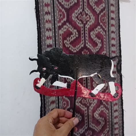 Jual Wayang kulit hewan(gajah/kuda/naga) - banteng, kidangan 30cm ...