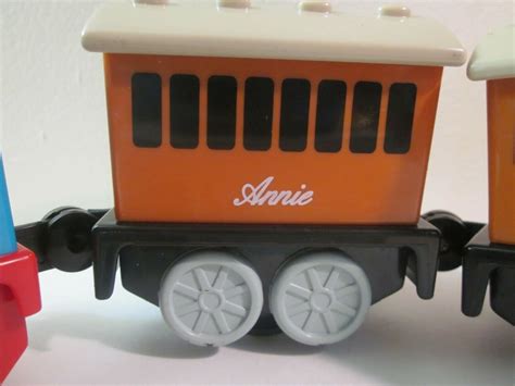 Vintage Tomy Thomas Tank Engine Train Pull Along Toy W/Clarabel, Annie ...