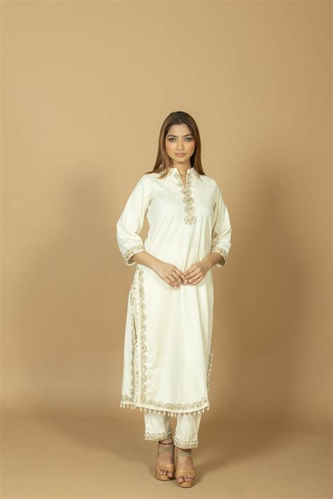 Women's Cotton Silk Uneven Hem Kurti with Pant Set, Rose Patchwork Emb ...