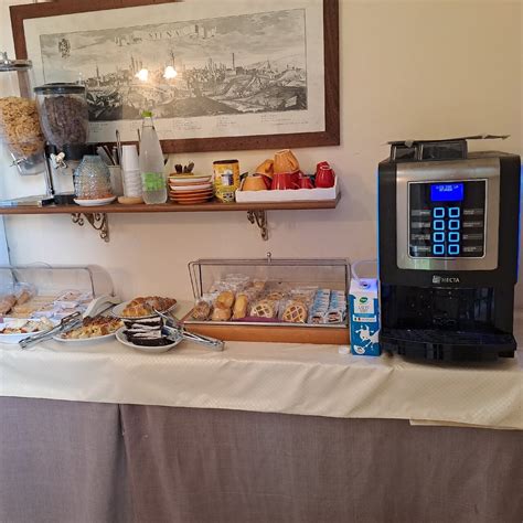 Somewhat tired but Luisa saved the day - Review of Al Mercato B&B ...