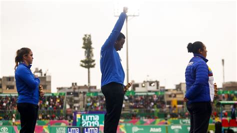 Tommie Smith, John Carlos, Gwen Berry among athletes to sign letter ...