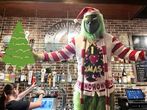 The Grinch Visits Schooners ? , Schooners Grill Poquoson , 20 December ...