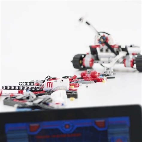 LEGO Robots 的图像结果