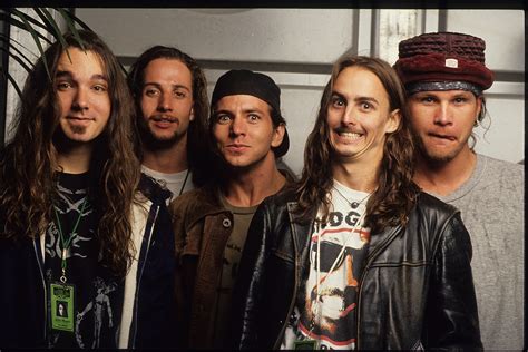 Gay4Grunge: Pearl Jam — The Dougystyle Club