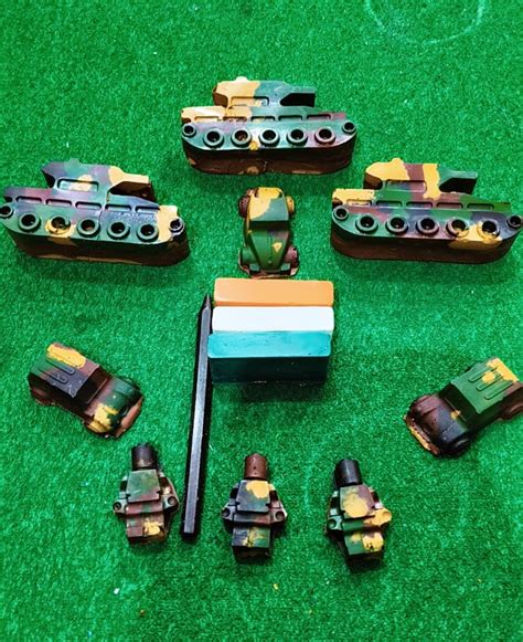 Indian Military Theme Crayons | Set Of 12 – mumma.com