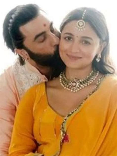 Ranbir Kapoor Birthday: A Look At Cosy Pics Of Animal Actor With Wife ...