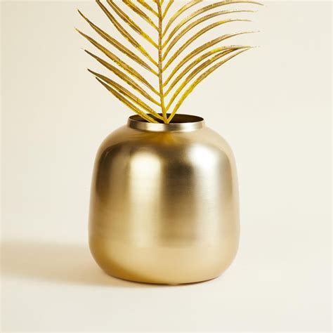 Buy Gold Rush Iron Solid Beaker Vase from Home Centre at just INR 899.0