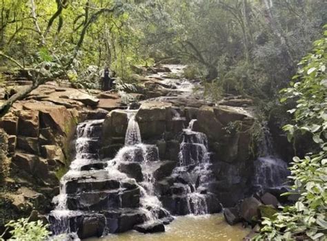 El "Salto Elena" tiene unos 10 metros de altura y es un afluente del ...