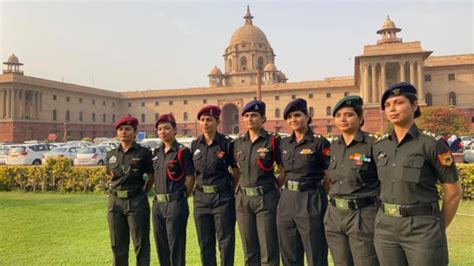 महिलाओं के लिए गुड न्यूज, सेना में महिला अधिकारी की संख्या बढ़ाने पर हो ...