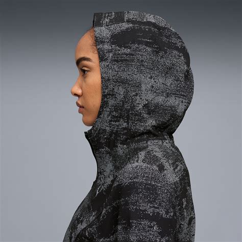 Puma Women Black W Run Velocity Aop Woven Jacket – MetroActiv