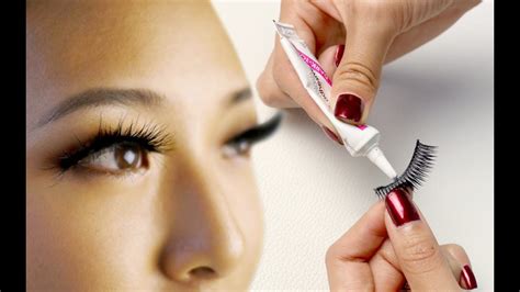 How to Apply False Eyelashes 的图像结果