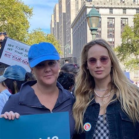 Pregnant Jennifer Lawrence Joins Amy Schumer at Women's March