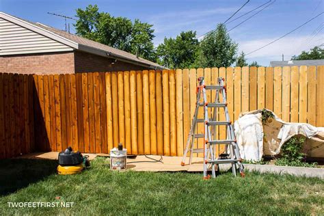 Staining A Fence (AKA: Waterproofing)