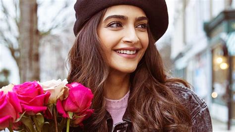 Sonam Kapoor Ahuja shows you how to wear your boyfriend’s jacket with ...