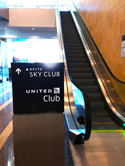 United Club San Diego Airport LOUNGE REVIEW – From Terminal to Terrace ...
