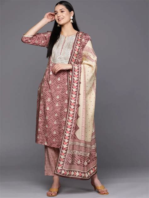 Buy Mauve Yoke Design Silk Blend Straight Kurta With Trousers & Dupatta ...