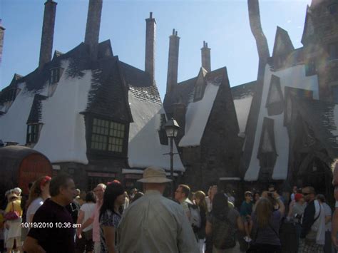 Hogsmeade - Harry Potter by RaptorMoonX on DeviantArt