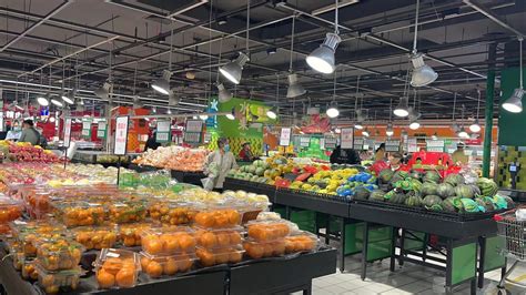超市 货柜 水果-罐头图库