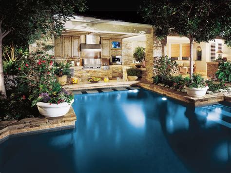 Outdoor Kitchen Pool Area 的图像结果