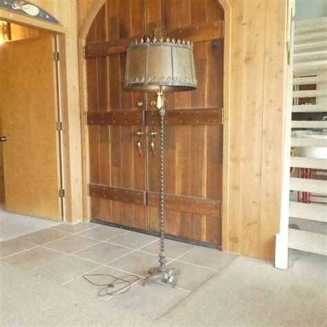 Lot #210 - Antique Victorian Style Floor Lamp - Cast Iron Base with ...