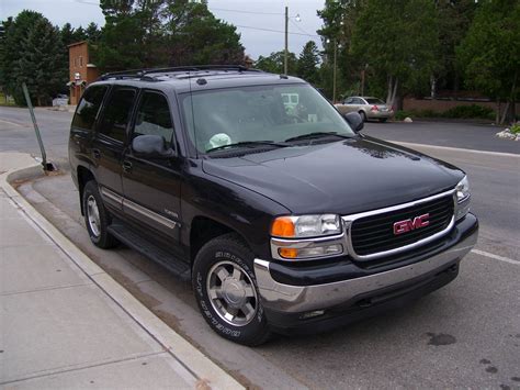 2005 GMC Yukon Denali - 4dr SUV 6.0L V8 AWD auto