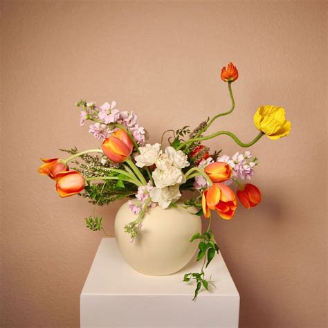Spring Flower Arrangements 的图像结果