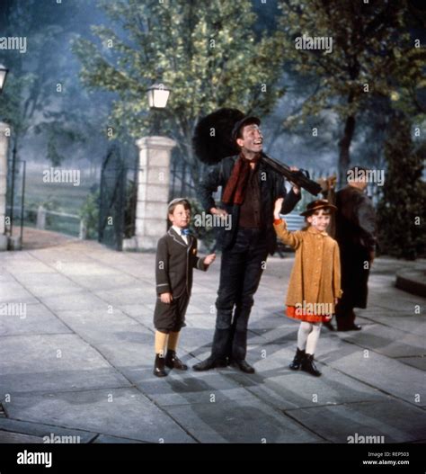 Mary Poppins Year : 1964 USA Director : Robert Stevenson Dick Van Dyke ...