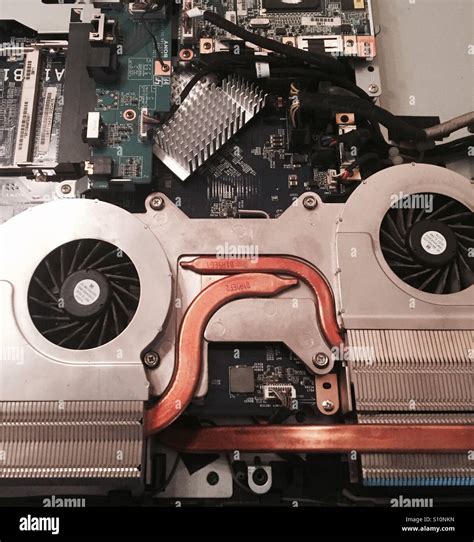 Inside Laptop Computer 的图像结果