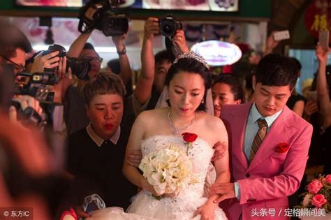23岁女孩肝癌晚期 相恋5年男友不放弃 病房内举行婚礼感动众人-搜狐大视野-搜狐新闻