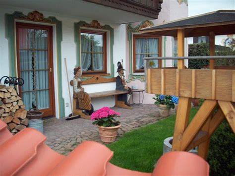 GASTEHAUS SONNENSCHEIN (Garmisch-Partenkirchen) - Hotel Reviews, Photos ...