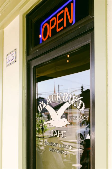 Restaurant Lounge Gallery - Blackbird Cafe