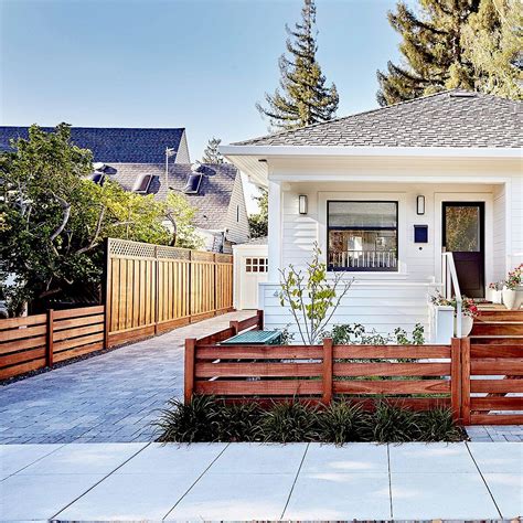 Backyard Fences, Fenced In Front Yard, Front Yard Fence Ideas, Yard ...