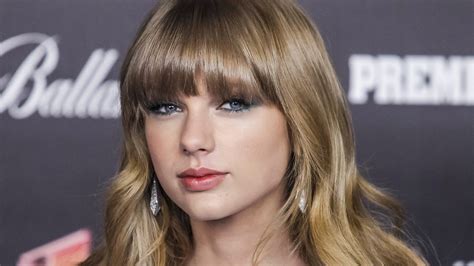 Download wallpaper look, face, model, blonde, singer, Taylor Swift ...