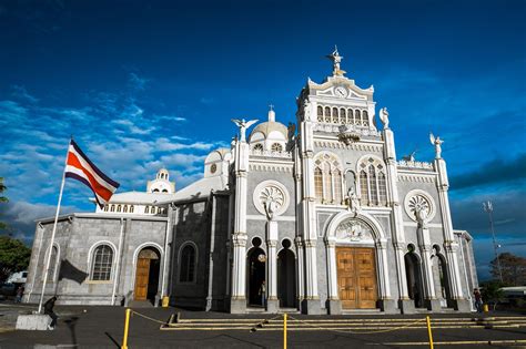 Au Costa Rica, les évêques contre la remise en question du catholicisme ...
