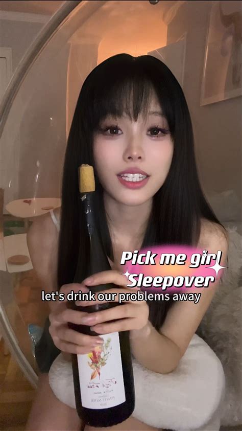 Z Z | In the same bed yet u still pick Jake over her😭 Link to this cloud slipper @belovelyshoe ...