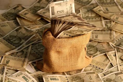 Rupee pain starts to show as India’s top airline pummeled