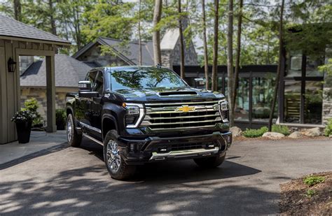 2024 Chevrolet Silverado HD Goes Official With More Powerful Duramax V8 Turbo Diesel - autoevolution